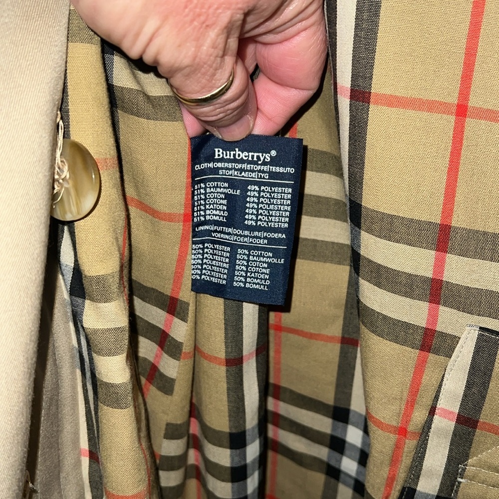 Vintage Burberry tan trench coat 80s - Picture 8 of 12